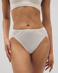 High-Leg Panty with Enchanting Lace - IVORY | Soma outlet