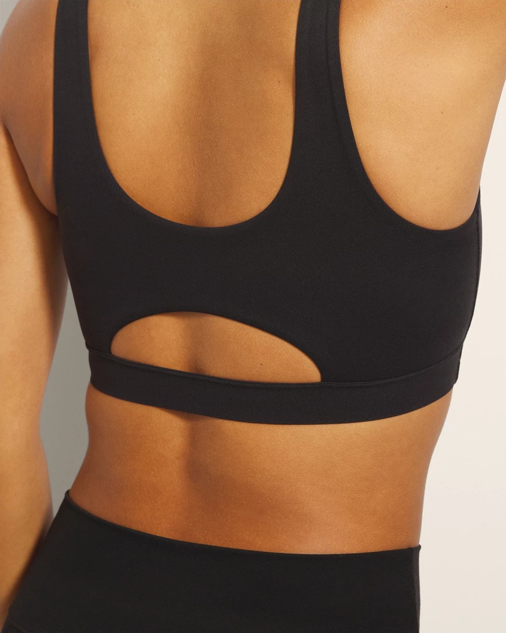 High-Neck Yoga Bra - BLACK | Soma outlet