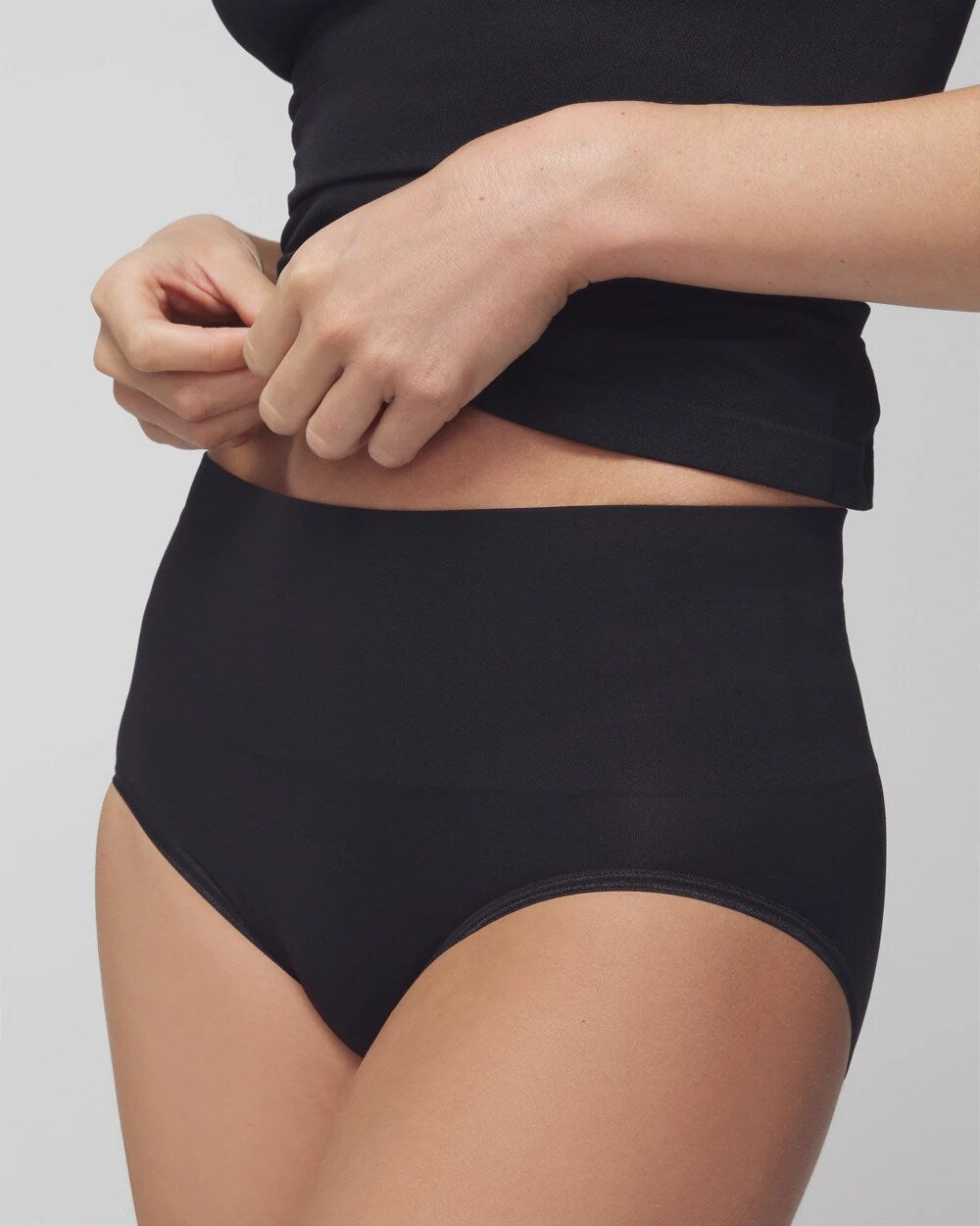 Seamless Ultralight Smoothing Brief - BLACK | Soma near me