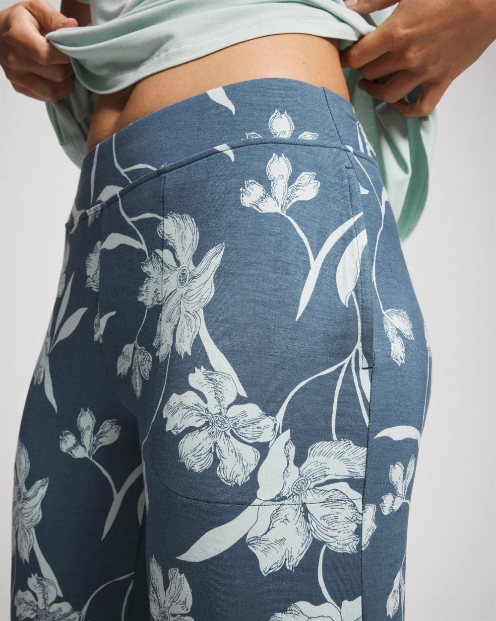 Short Sleeve + Pant Pajama Set - REFLECTION BLOOMS TAP | Soma outlet