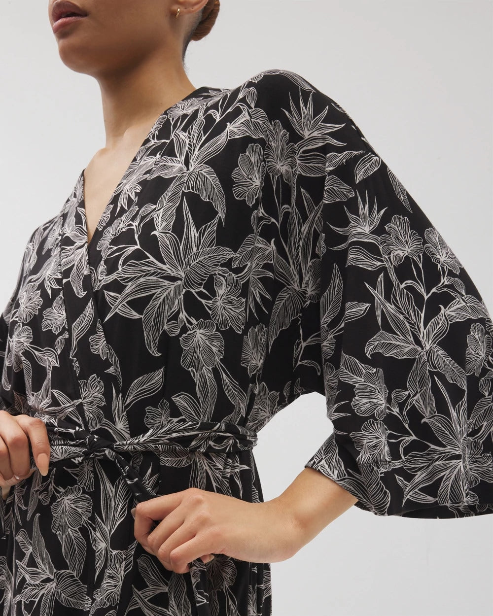 Short Robe - PLUMERIA BLOOMS BLK CH | Soma sale