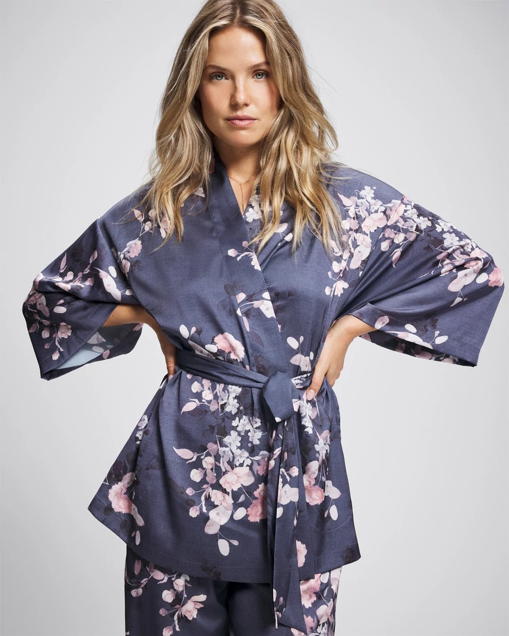 Short Robe - FLORAL DREAMS GRAY | Soma sale
