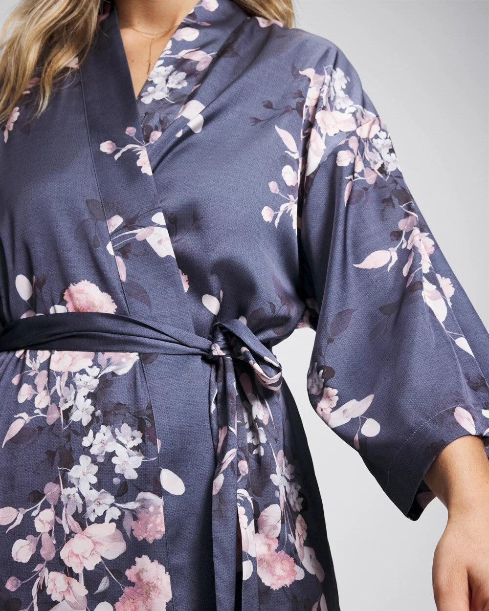 Short Robe - FLORAL DREAMS GRAY | Soma sale