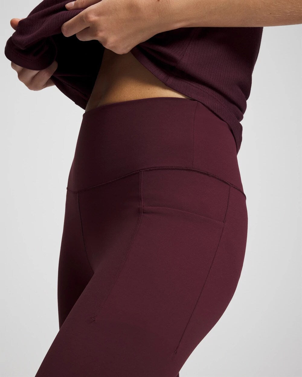 24/7 High-Waist Legging - MERLOT | Soma on sale