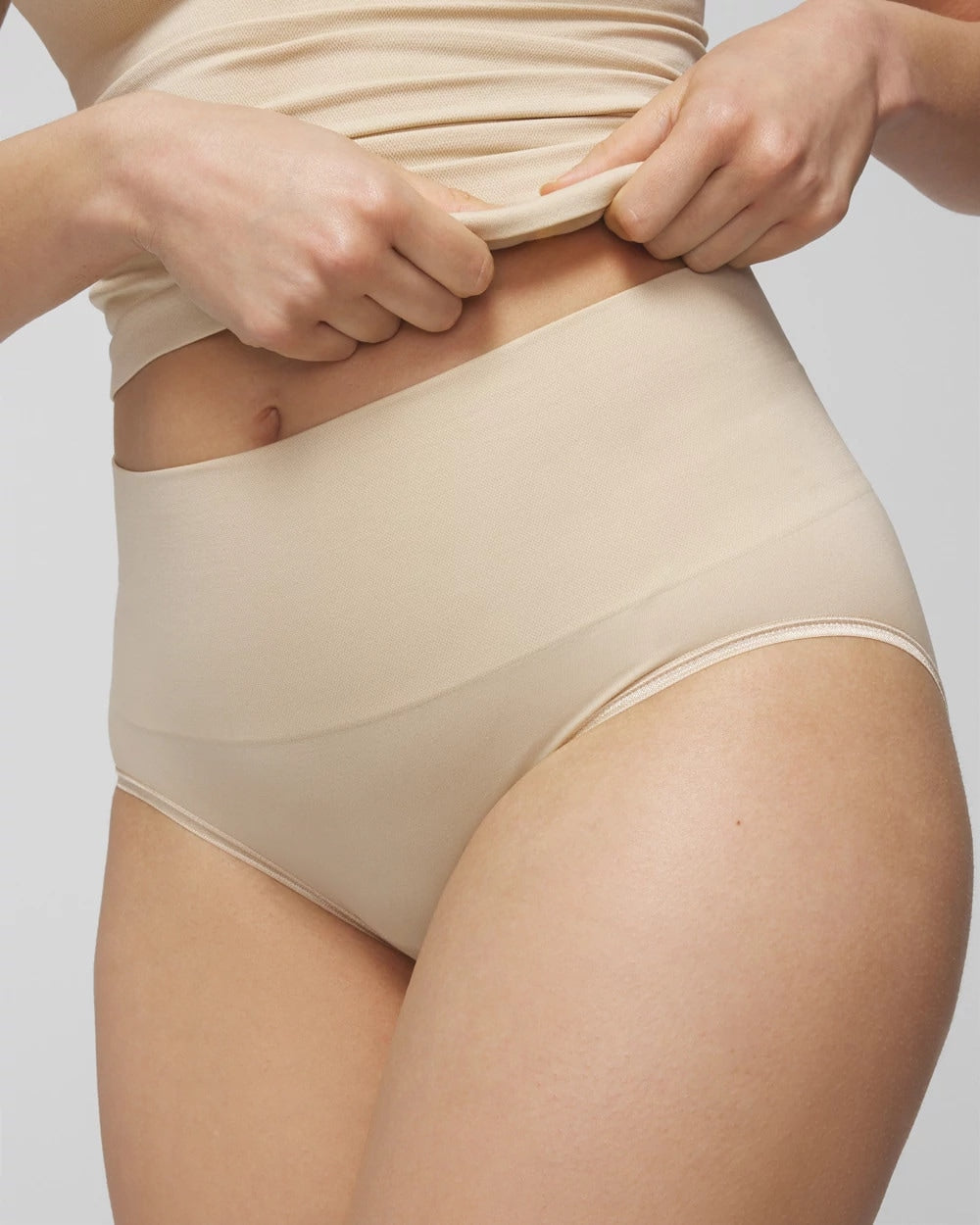 Seamless Ultralight Smoothing Brief - FRAPPE | Soma sale