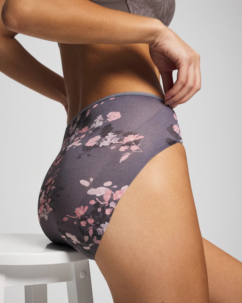 Edge High-Leg Panty - FLORAL DREAMS MINI GRAY | Soma sale