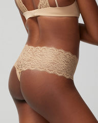 High-Waist Thong Panty with Enchanting Lace - WARM AMBER | Soma outlet