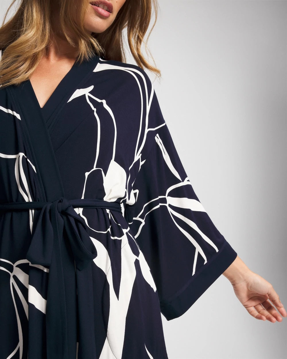Short Robe - NOUVEAU FLORA NAVY | Soma discount