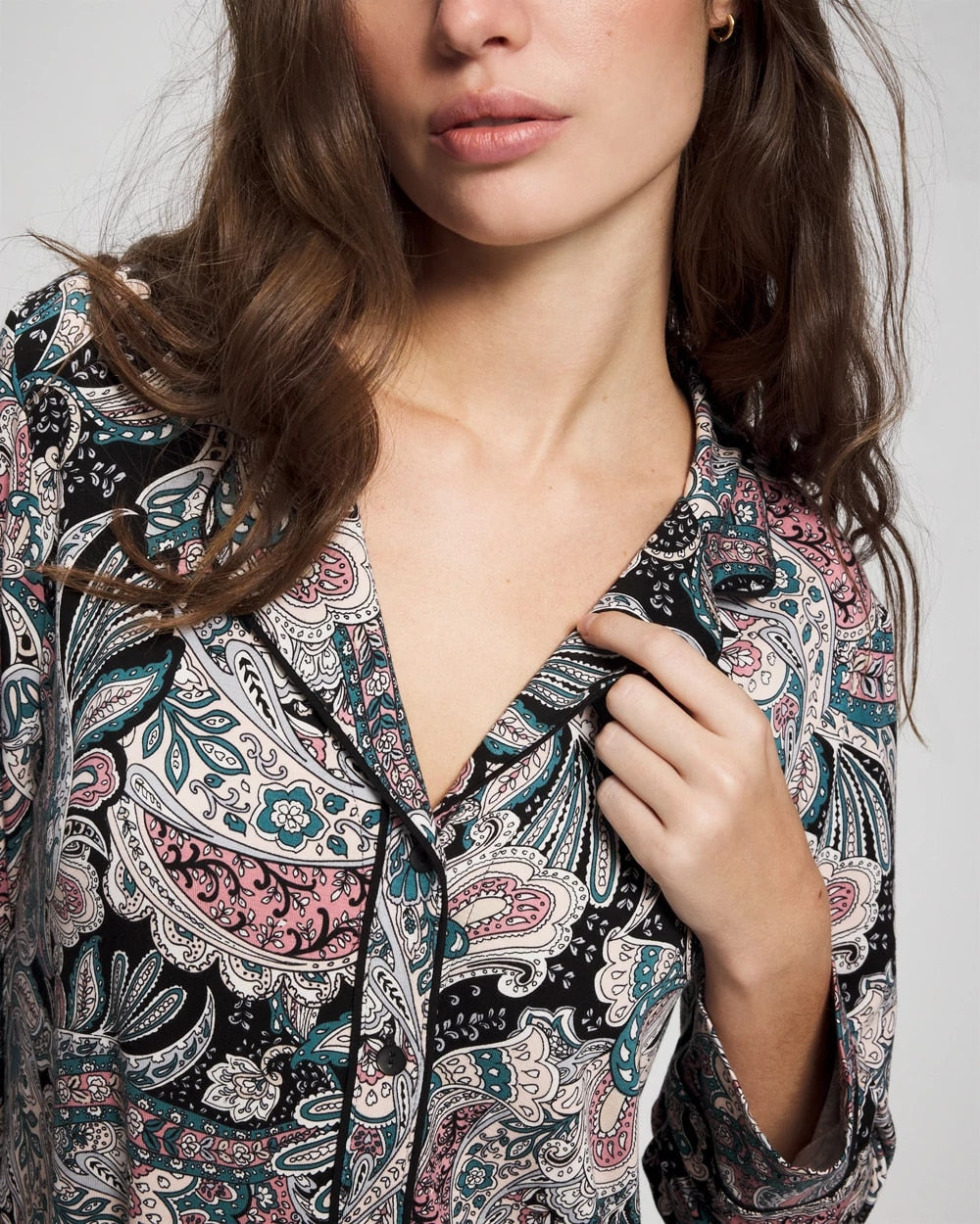 Cool Nights Long Sleeve Notch Collar with Piped Placket Pajama Top - REGAL PAISLEY BLACK | Soma outlet