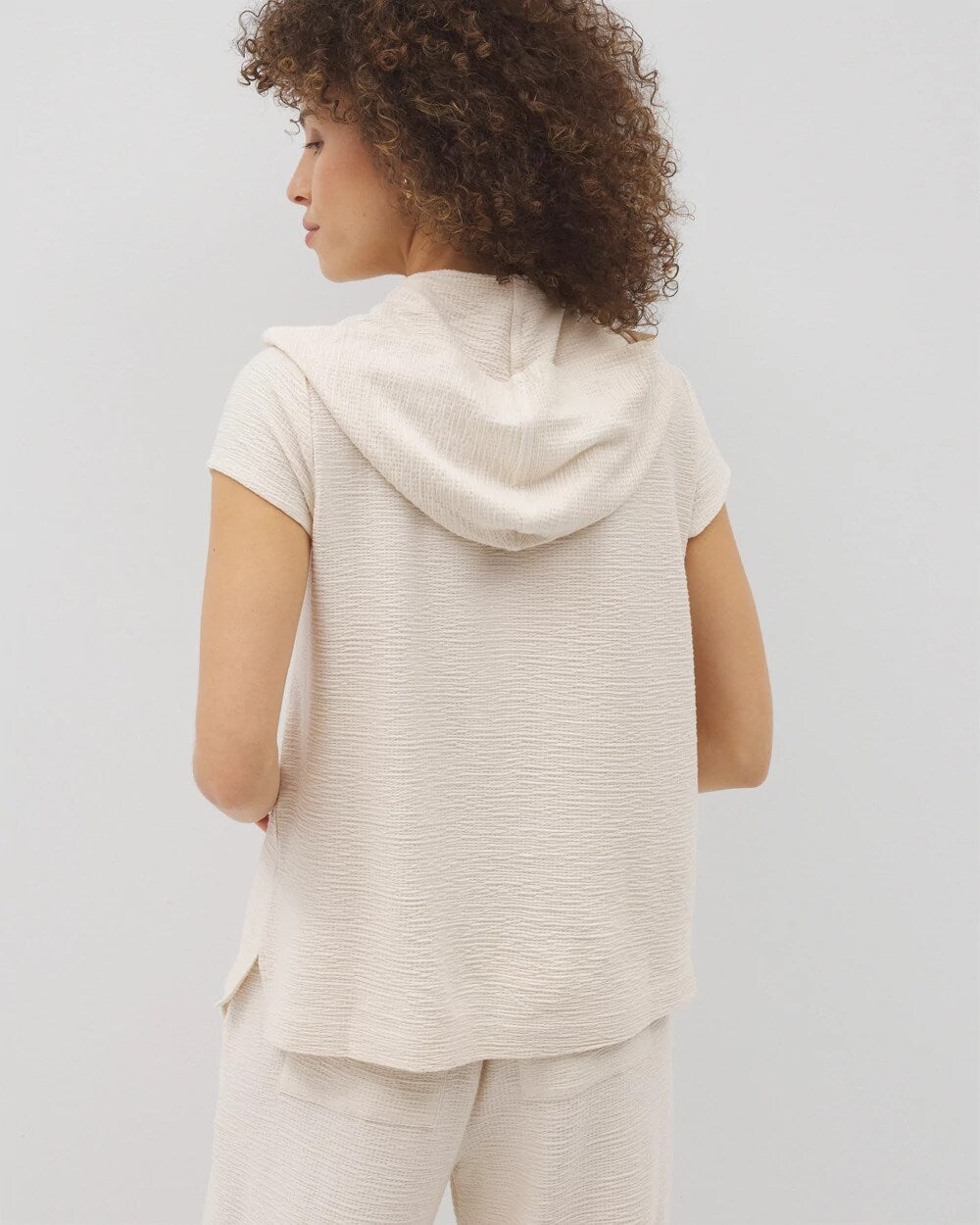Crinkle Knit Short Sleeve V-Neck Hoodie - PARCHMENT | Soma for sale