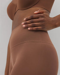 Mid-Level Shaping Seamless Shorts - CINNAMON LATTE | Soma outlet