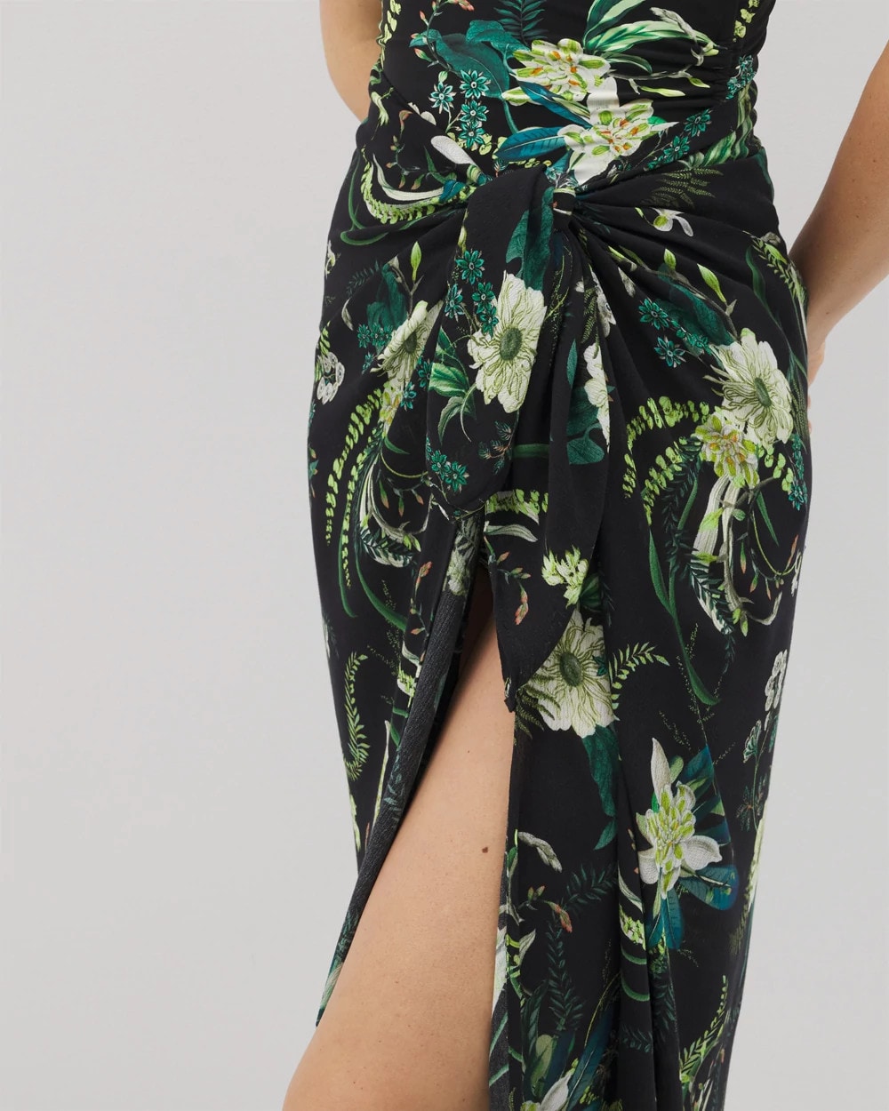 Rayon Crepe Pareo - TROPICAL TWIST BLACK | Soma for sale