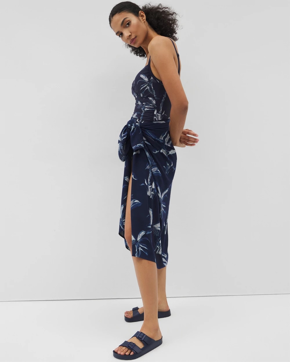 Rayon Crepe Pareo - PALM TOILE NIGHTFALL NAVY | Soma on sale